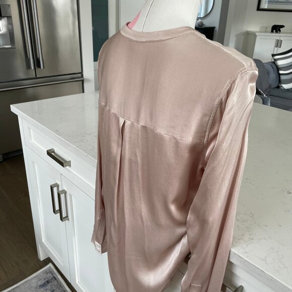 Rails Lg Slv Rayon Viscose Crepe Chiffon Blouse Pearl Champagne Sz M NWT - Picture 8 of 14